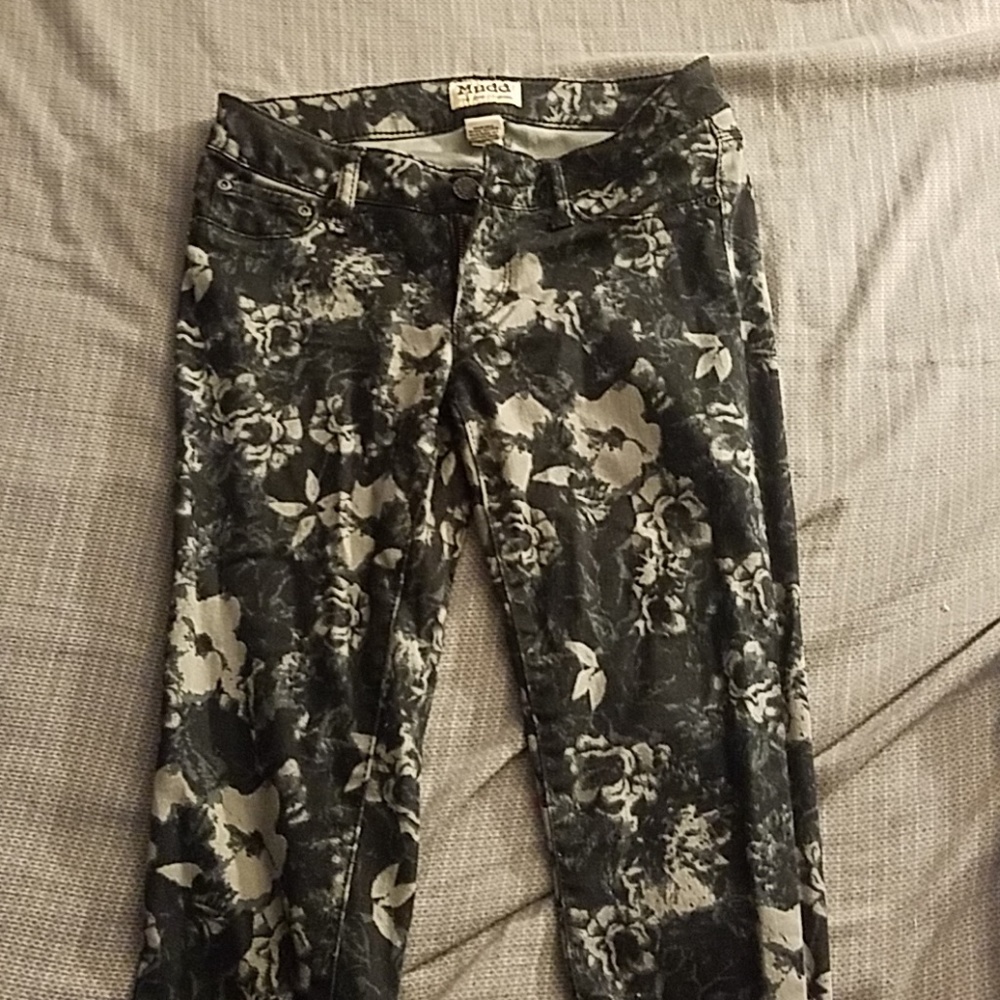 Juniors skinny jeans